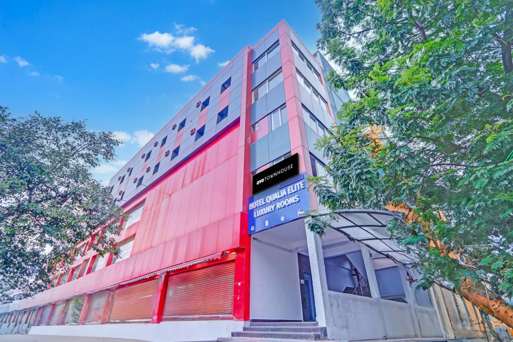 Super Townhouse Qualia Elite S R Nagar Hotel Hyderabad Bagian luar foto