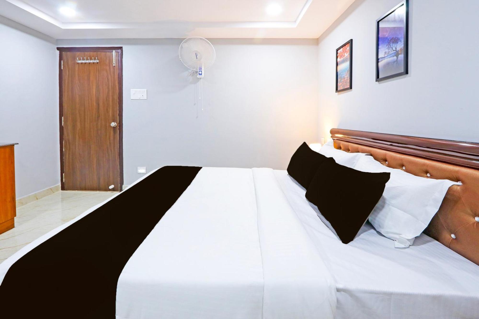 Super Townhouse Qualia Elite S R Nagar Hotel Hyderabad Bagian luar foto