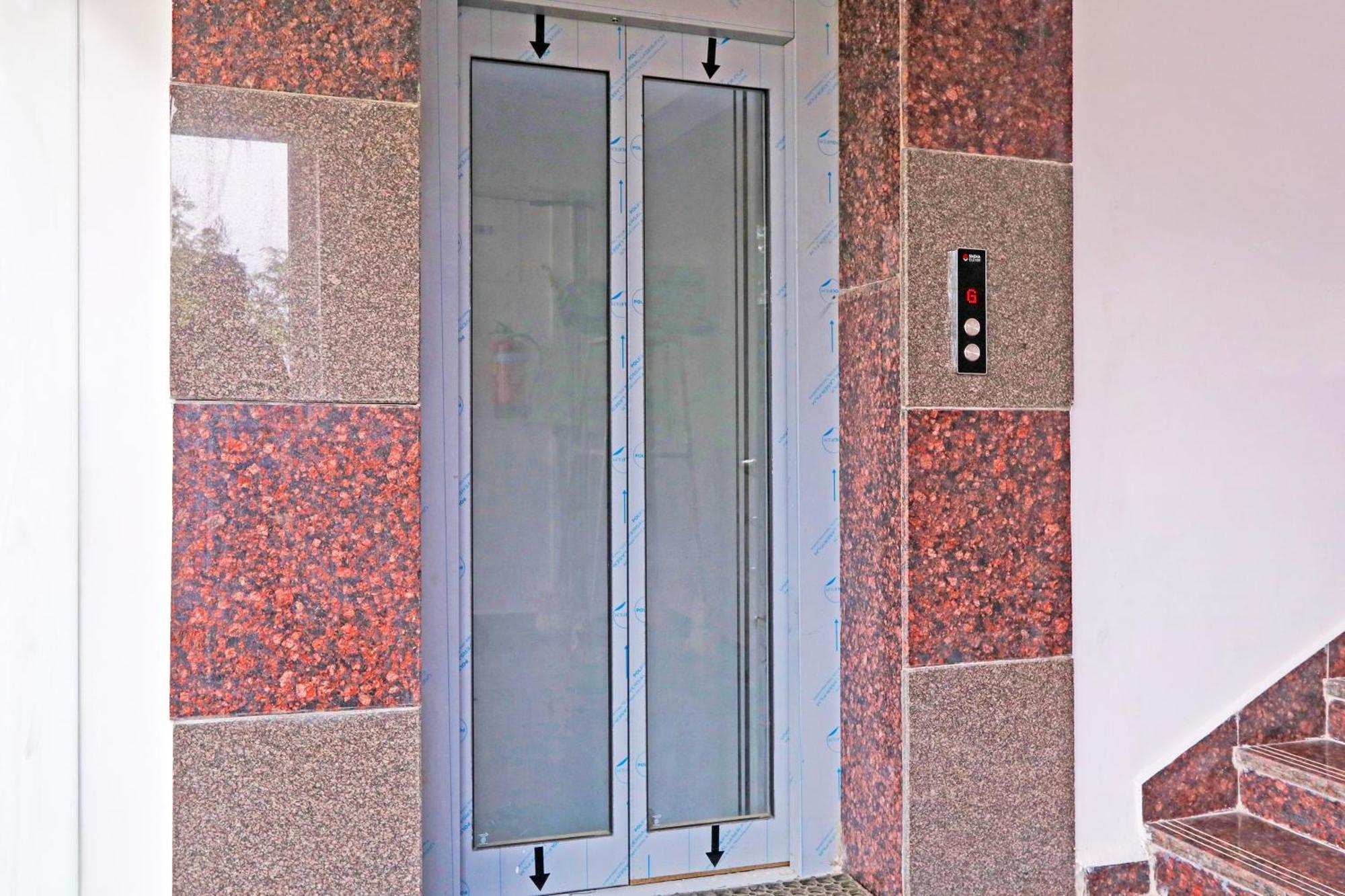 Super Townhouse Qualia Elite S R Nagar Hotel Hyderabad Bagian luar foto