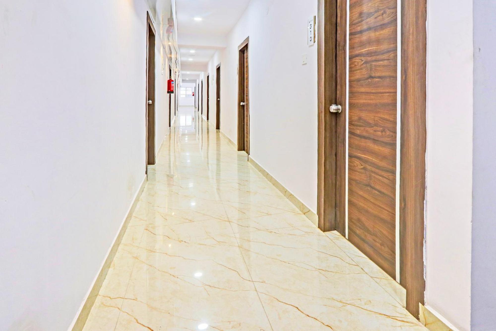 Super Townhouse Qualia Elite S R Nagar Hotel Hyderabad Bagian luar foto