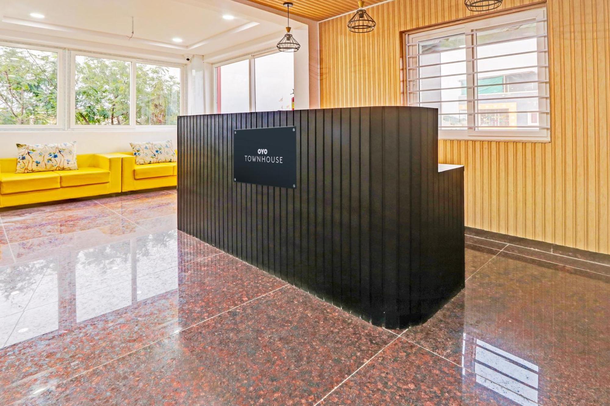 Super Townhouse Qualia Elite S R Nagar Hotel Hyderabad Bagian luar foto